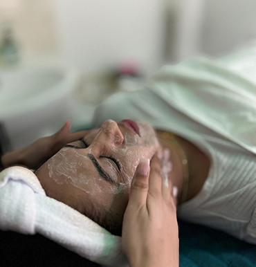 Meenus Salon